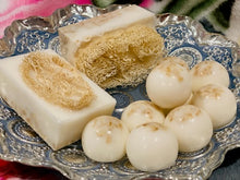 Load image into Gallery viewer, NaNas Oatmeal Soap
